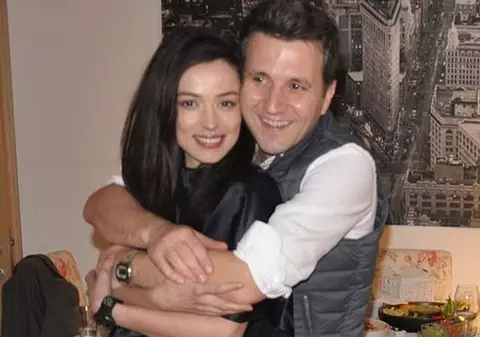 Olivia Steer a făcut anunțul după 12 ani de căsnicie. "Ne-am căsătorit din dragoste"