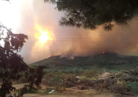 Incendii Grecia | Stare de urgență în insula Thassos. Avertismentul MAE