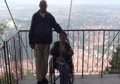 Vis împlinit pentru o braşoveancă în scaunul cu rotile! FOTO