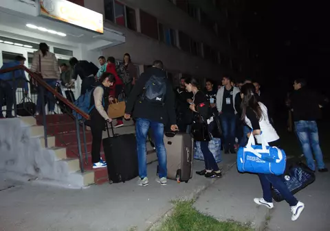 Studenții din Republica Moldova și Ucraina au venit la Galați cu zacuscă și ursuleți de pluș GALERIE FOTO