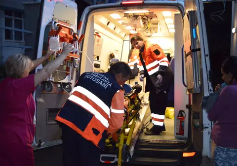 Un bărbat și-a tăiat penisul cu flexul. A acceptat cu greu să primească îngrijiri din partea medicilor