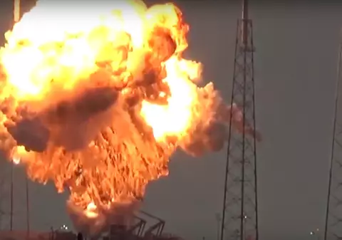 Imagini uluitoare de la explozia unei rachete lansată de SpaceX | VIDEO