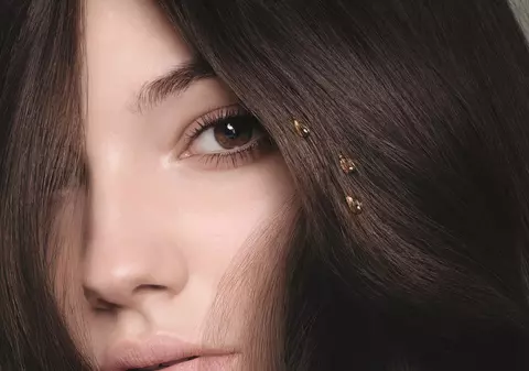 Părul fără volum şi-a găsit naşul! Cele mai bune sfaturi de la hair-stilist