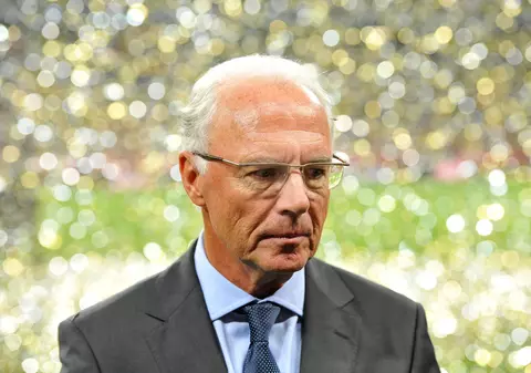 Au învățat și nemții ceva de la români. Când a aflat că e cercetat penal, marele Beckenbauer s-a dus să se opereze!