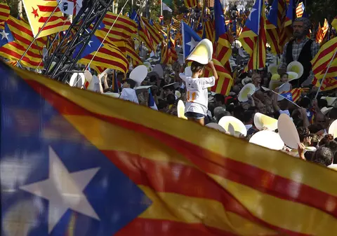 Noi tensiuni între Madrid și Catalonia. Ministerul de interne spaniol preia controlul asupra Poliţiei din regiunea separatistă