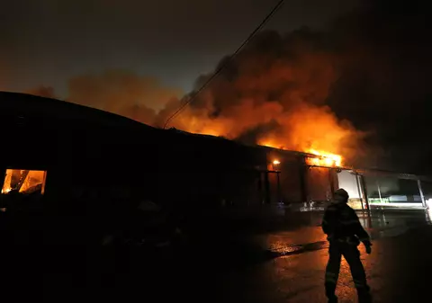 Opt pompieri au murit la Moscova, după ce au intervenit să stingă un incendiu puternic | FOTO