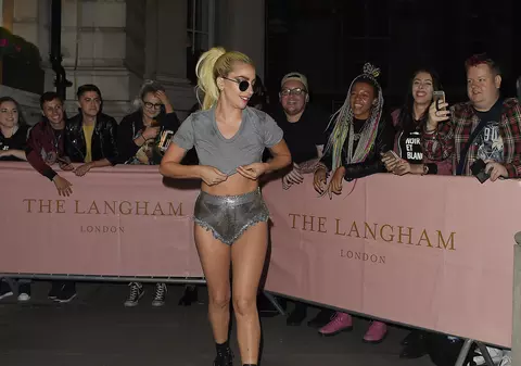 Lady Gaga a mărturisit că suferă de sindromul de stres posttraumatic după ce a fost violată