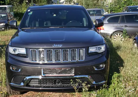 EXCLUSIV / Sute de mașini confiscate sufocă vămile. Nu pot fi vândute și zac în ograda ANAF