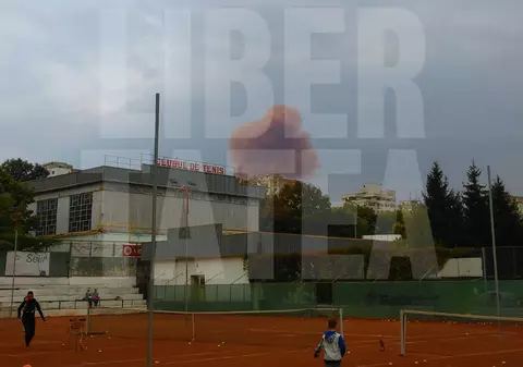 Incident la Arcelor Mittal Galați. Un nor roșu de fum a apărut deasupra orașului