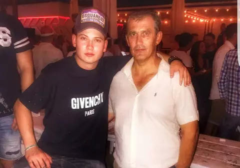 EXCLUSIV. Cel mai bogat primar din România îi sfidează pe anchetatori. Și-a etalat mita în parcare