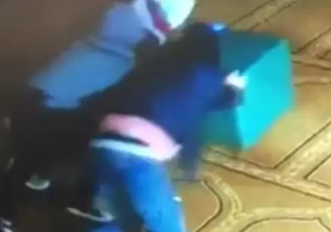 Un român a furat un seif dintr-o moschee din Marea Britanie