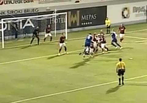 Scandal la finalul derby-ului: fanii au urmărit mașina arbitrilor și au vrut s-o împingă într-o râpă! ”Am scăpat dintr-o tentativă de omor!” | VIDEO