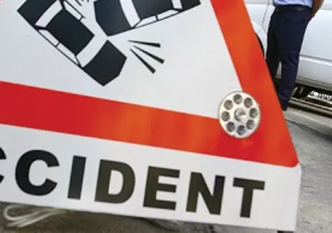 Accident în Capitală, marţi dimineaţa. Un bărbat a fost rănit