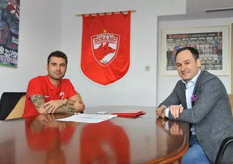 Negoiță și Mutu, atacați de fani, după plecarea lui Andone: ”Un zgârcit și un director de doi lei!”