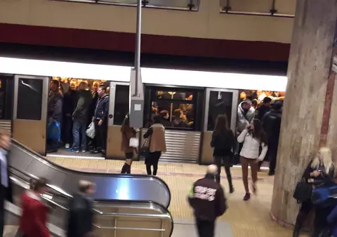 Fanii FC Zurich au luat metroul cu asalt, înainte de meciul cu Steaua. A fost nevoie de intervenția jandarmilor