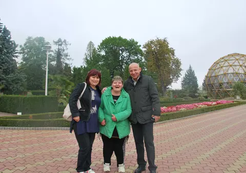 Împreună și la greu. Familia de excepție care a rămas unită, deși a fost vecină cu moartea