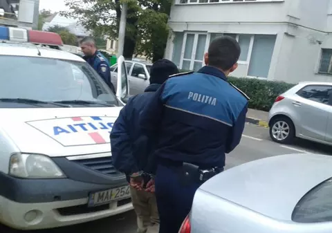 Fetiță abuzată sexual de propriul tată. Bărbatul din județul Bacău a fost reținut