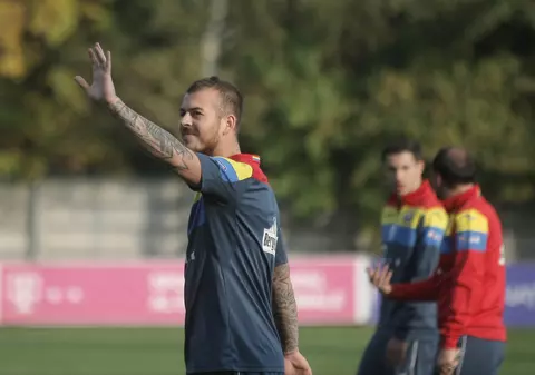 Armenia - România (sâmbătă, ora 19.00, TVR 1). Alibec, deranjat de criticile lui Bölöni: ”A exagerat!”. Atacantul dă sfoară-n țară: ”N-am iubită” / INTERVIU & GALERIE FOTO