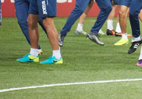 Kazahstan - România (azi, ora 19:00, TVR 1). Tricolorii și-au ales ghetele adecvate pentru gazonul sintetic de la Astana / VIDEO