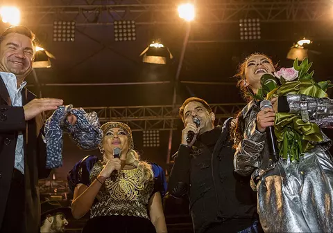 EXCLUSIV. Inna a avut parte de o surpriză uriașă de ziua ei. Livrare specială de la iubit la hotel!