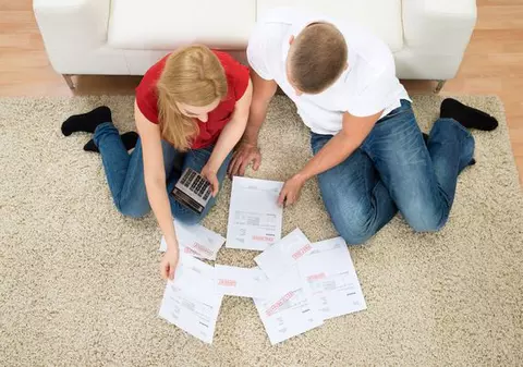 Bugetul familiei. 10 sfaturi pentru a scăpa de datorii
