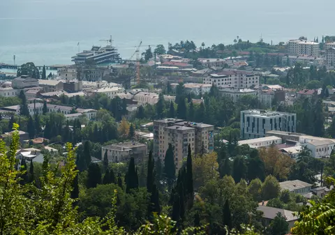 Alertă în Georgia! Un bărbat s-a aruncat în aer în incinta televiziunii publice din Abhazia