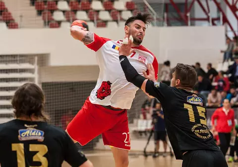 Dinamo a învins pe Dunărea Călărași, în debutul etapei a 9-a din Liga Națională masculină de handbal