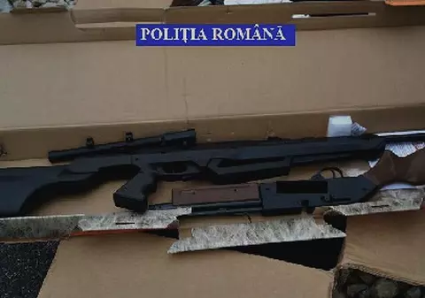 Un bărbat din Brașov a primit prin curier, din SUA, un colet cu două arme cu aer comprimat şi 6.000 de alice