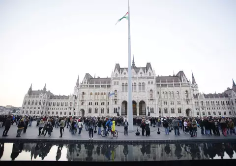 Proteste în Budapesta. Cel mai mare ziar de opoziție din Ungaria a fost închis