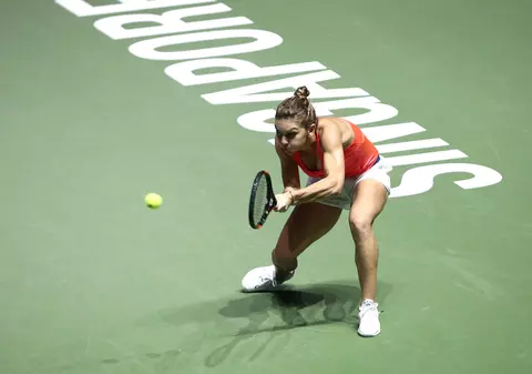 Halep a pierdut pe mâna ei meciul cu Kerber de la Turneul Campioanelor. Simona a comis peste 30 de erori neforțate. Reacție sinceră | LIVEBLOG