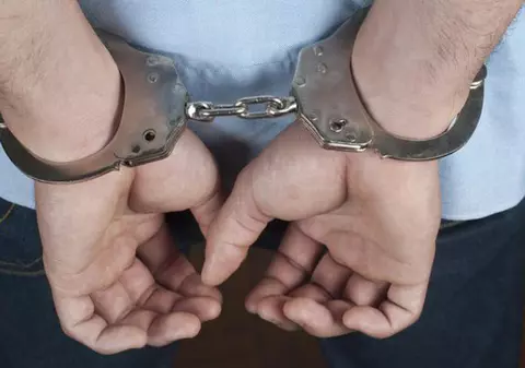 Cele zece porunci de după gratii. Pușcăriașii sunt organizați ca în armată