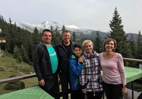 Klaus Iohannis, în Munții Parâng. Președintele și soția sa preferă excursiile