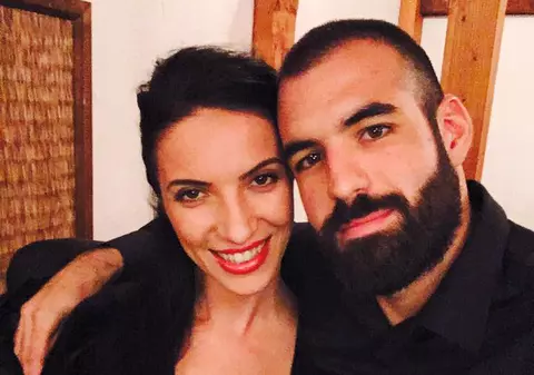 Javier Humet s-a logodit. Handbalistul spaniol care vrea să joace pentru România se iubește de patru ani cu Aida