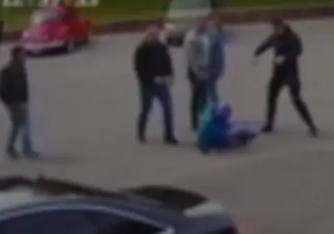 Șocant. Un lider de galerie a fost împușcat, iar mașina lui a fost incendiată! Acesta a plătit cu viața pentru un scandal din primăvară