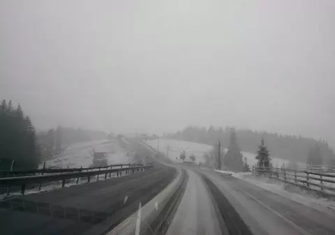 Se circulă în condiții de iarnă pe DN 28A. Ce anunță Infotrafic