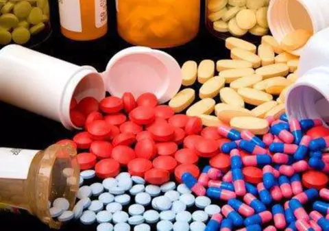 Vești bune pentru români! Se ieftinesc medicamentele