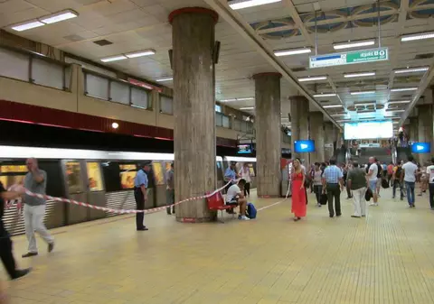 UPDATE | Stațiile de metrou Eroilor și Unirii, evacuate. Circulația trenurilor a fost reluată