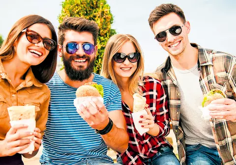 TEST: Eşti dependent(ă) de fast-food?