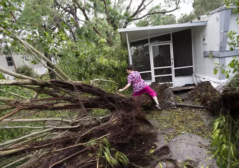 Uraganul Matthew a fost retrogradat. Cum s-a pregătit o familie de români din Florida să înfrunte furtuna