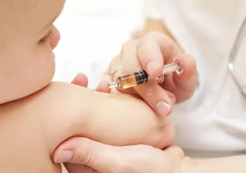 Uite vaccinul, nu e vaccinul!