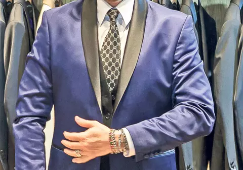 Cătălin Botezatu nu-și mai schimbă hainele. De 3 zile, cu aceeași ținută