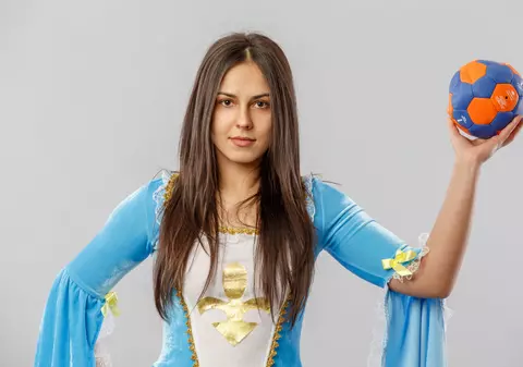Elena Voicu este cea mai frumoasă sportivă din România! Noua Miss handbal! FOTO