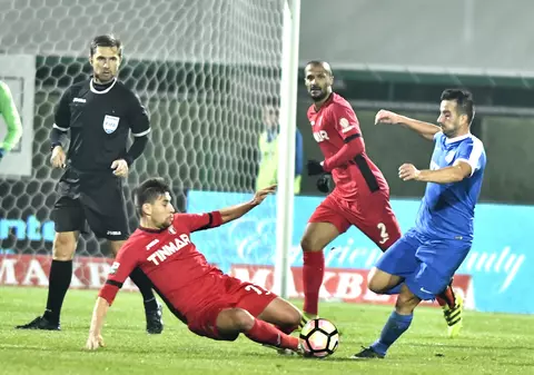 Studiu: doar un sfert din fotbaliștii din Liga 1 și Liga 2 își primește salariile la timp