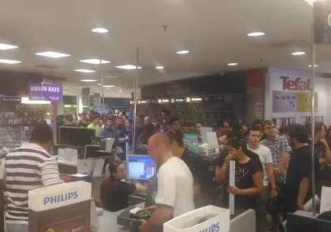 Black Friday atacă pe toate fronturile: electro-IT, imobiliare, turism, energie, auto, produse naturiste și mâncare gătită