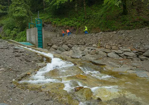 Microhidrocentralele care distrug natura. România riscă să fie amendată de către Comisia Europeană