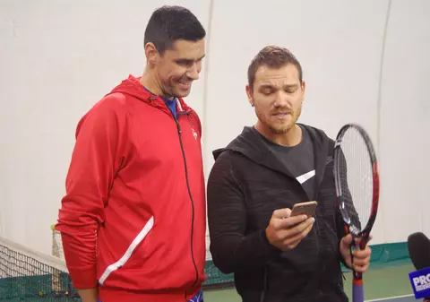 Cântărețul Peter Pop a jucat tenis cu Victor Hănescu / FOTO