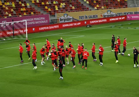 România - Polonia (vineri, 21.45, TVR 1). Leşii s-au ”dezmorţit" pe Arena Naţională / FOTO