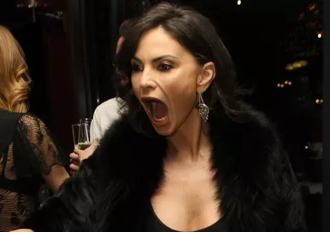 Ramona Bădescu, fără sutien, la brațul iubitului. Toți i-au văzut sfârcurile prin rochie | FOTO