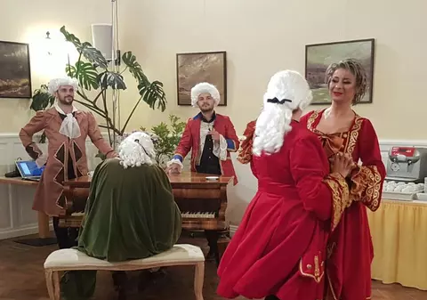 EXCLUSIV / Ana Maria Prodan le-a stricat scenariul producătorilor. Impresara a refuzat să-și pună pe cap o perucă de epocă ca să nu-și strice coafura modernă stil ”afro”