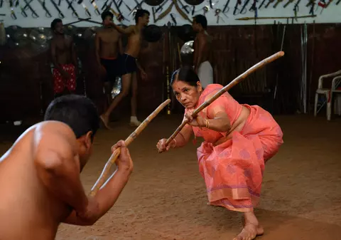 Bunicuța-karatistă. La 73 de ani, dă lecții de arte marțiale